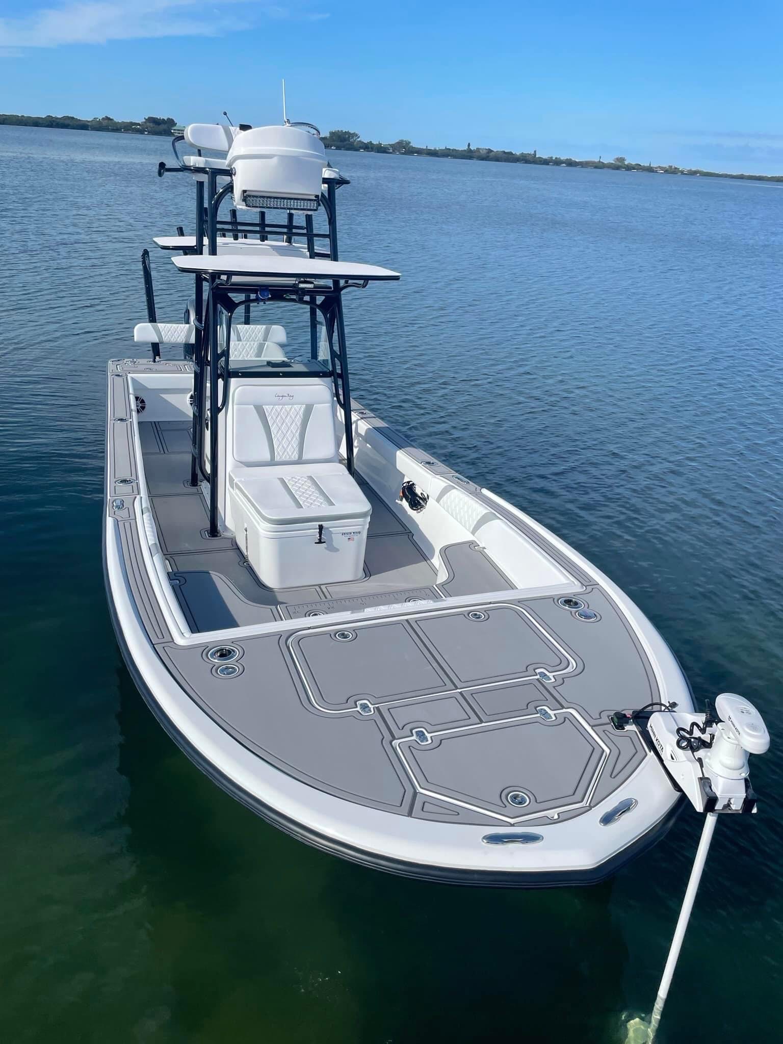 Canyon Bay 28h Flagship Model